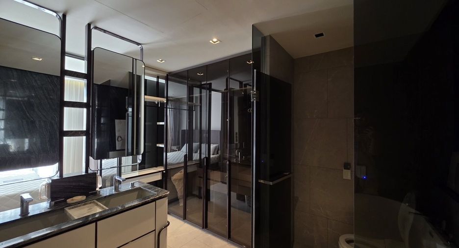 For rent 2 bed condo in Watthana, Bangkok