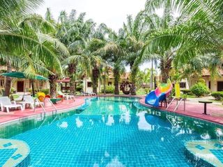For sale 12 bed hotel in Bang Lamung, Chonburi