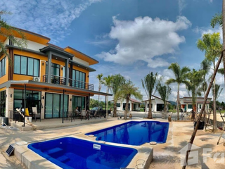For sale 5 bed house in Doi Saket, Chiang Mai