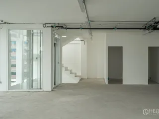 Аренда и продажа офис в Суан Луанг, Бангкок