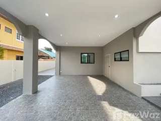 For sale 3 Beds house in Bang Kapi, Bangkok