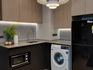 For sale 100 bed hotel in Khlong Toei, Bangkok