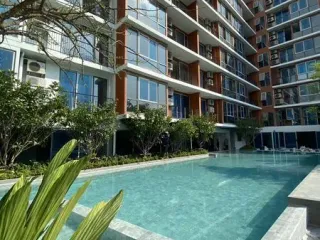 For sale 100 bed hotel in Khlong Toei, Bangkok