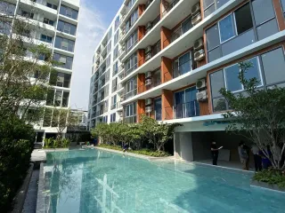 For sale 100 bed hotel in Khlong Toei, Bangkok