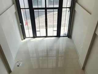 For rent 4 bed retail Space in Suan Luang, Bangkok