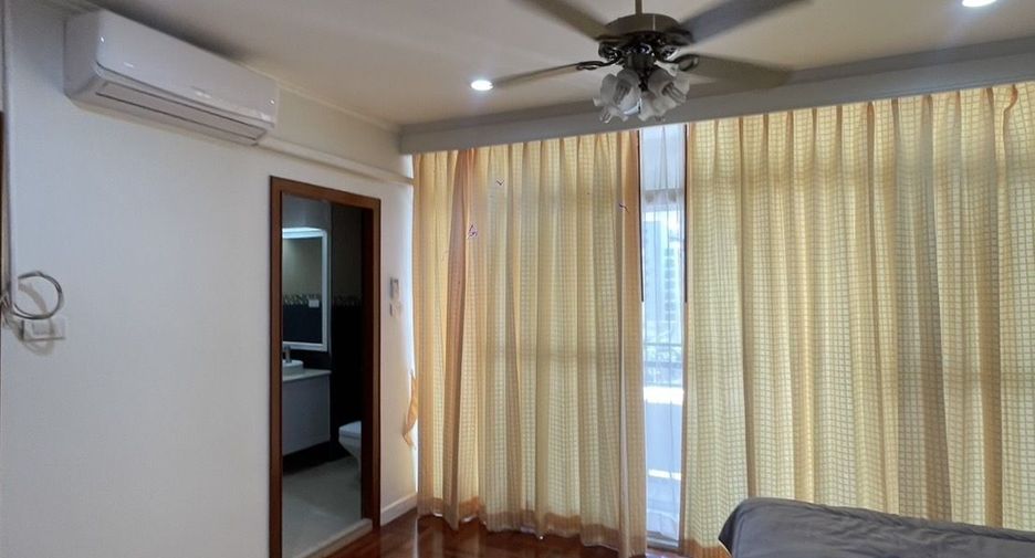 For rent 3 Beds condo in Khlong Toei, Bangkok