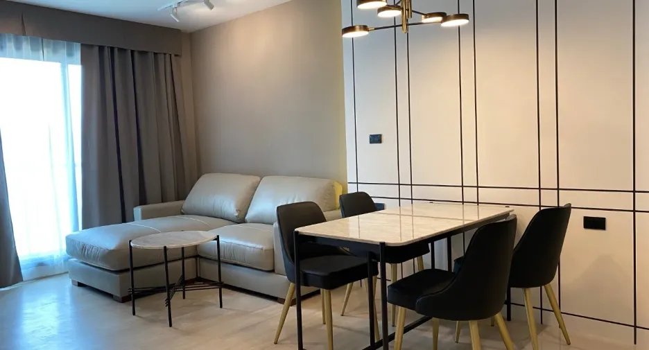 For rent 2 bed condo in Pathum Wan, Bangkok