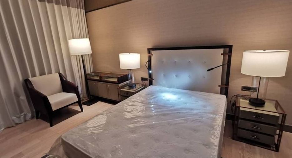 For sale 3 bed condo in Khlong San, Bangkok