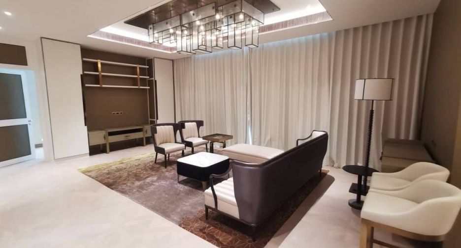 For sale 3 bed condo in Khlong San, Bangkok