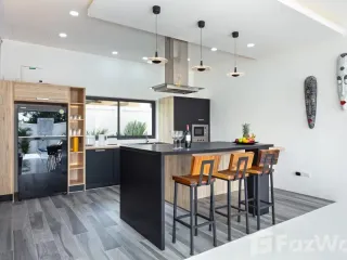 For sale 4 bed villa in Mueang Phuket, Phuket