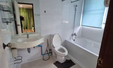 For rent 2 bed condo in Huai Khwang, Bangkok