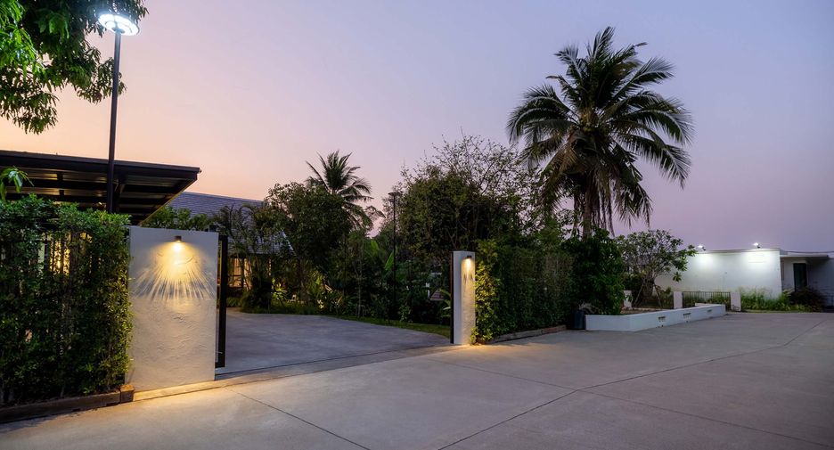 For rent and for sale 5 bedrooms house in Saraphi, Chiang Mai