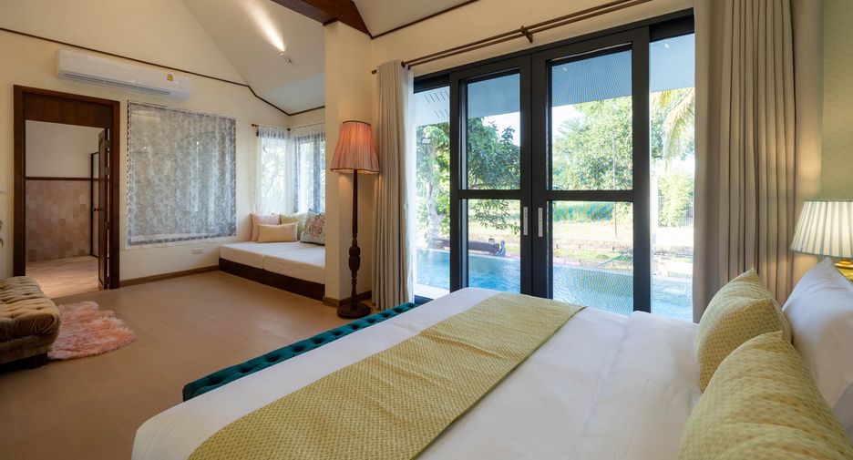 For rent and for sale 5 bedrooms house in Saraphi, Chiang Mai