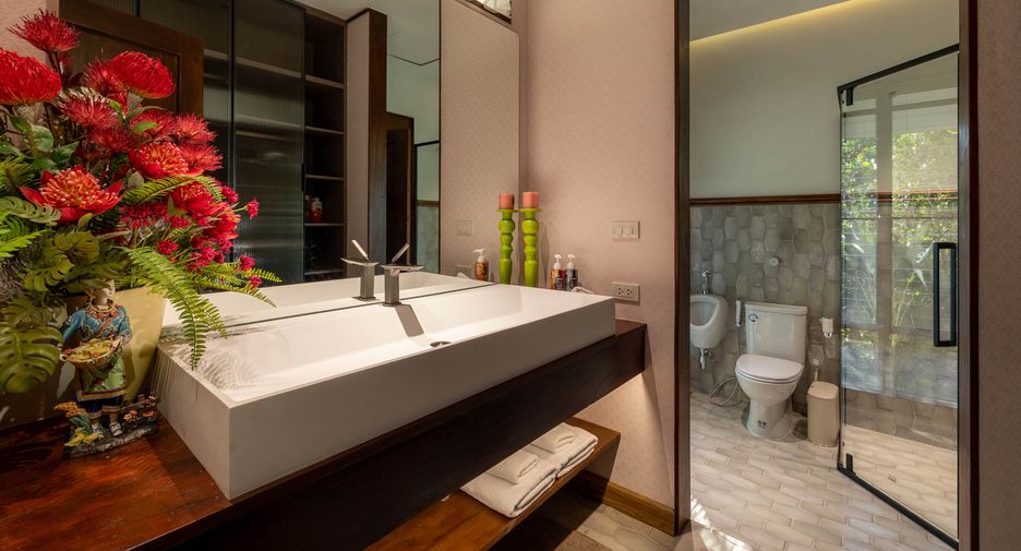 For rent and for sale 5 bedrooms house in Saraphi, Chiang Mai