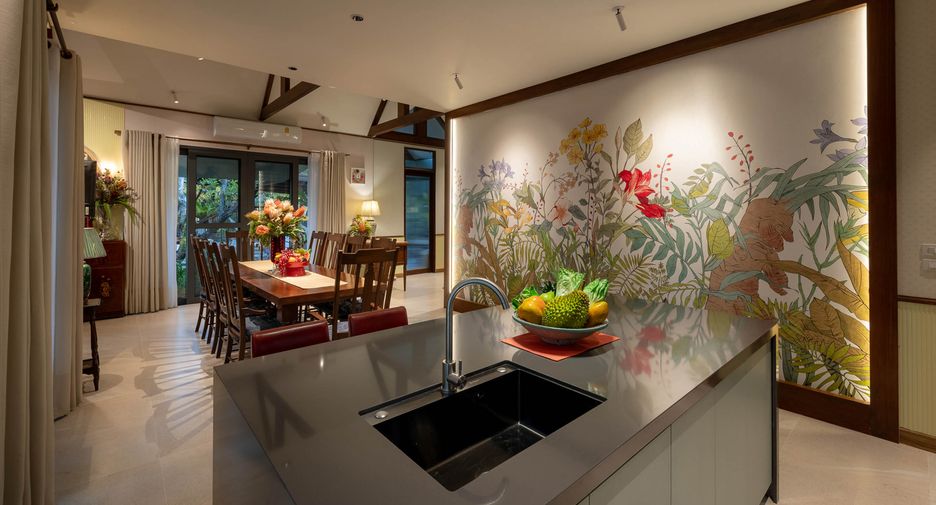 For rent and for sale 5 bedrooms house in Saraphi, Chiang Mai