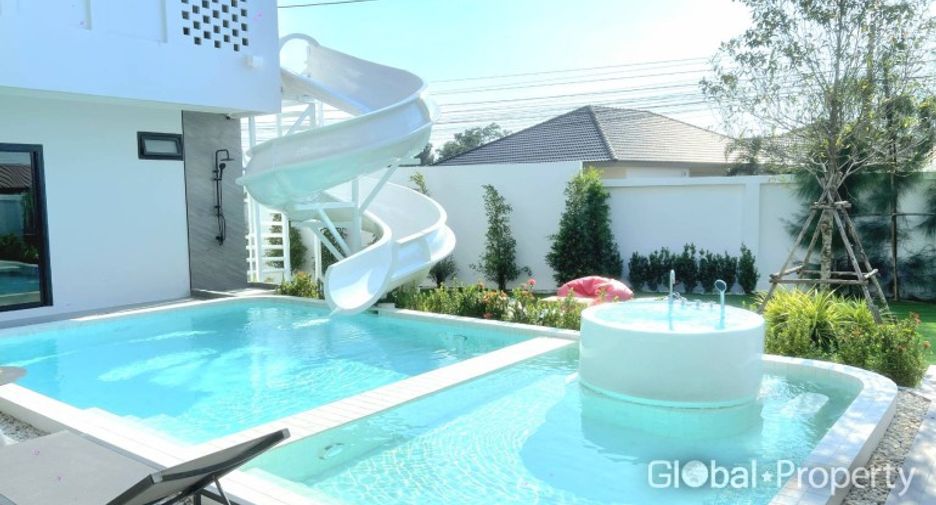 For sale 5 bedrooms house in Huay Yai, Pattaya
