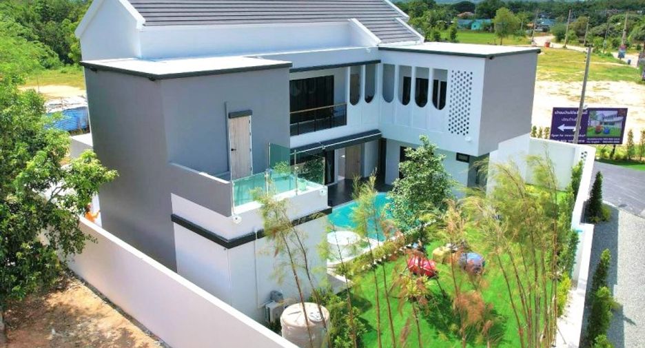 For sale 5 bedrooms house in Huay Yai, Pattaya