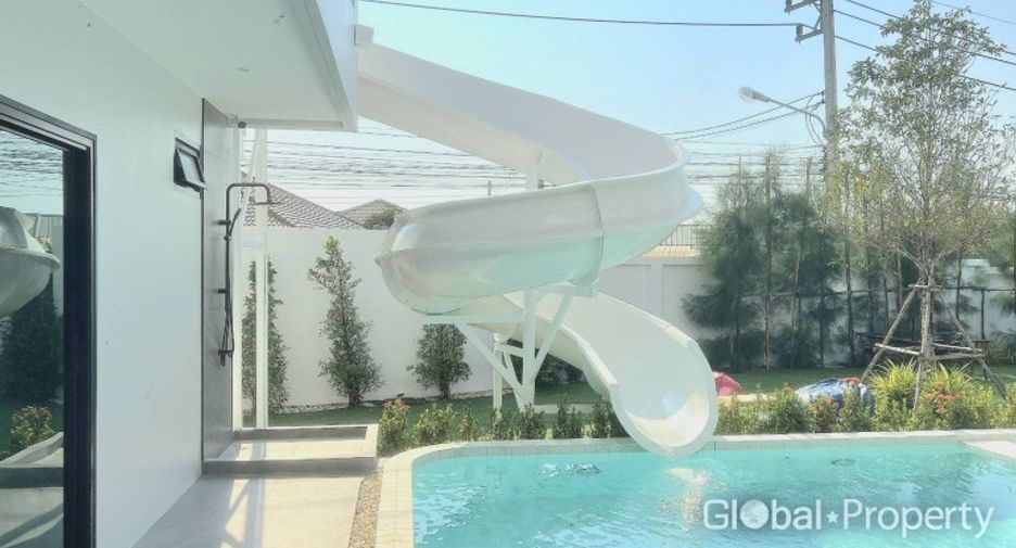 For sale 5 bedrooms house in Huay Yai, Pattaya
