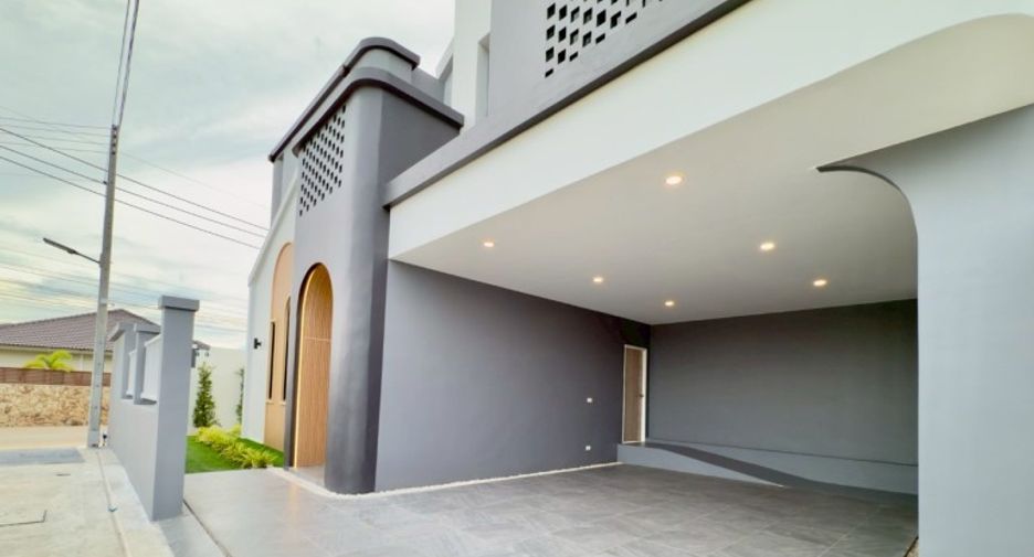 For sale 5 bedrooms house in Huay Yai, Pattaya