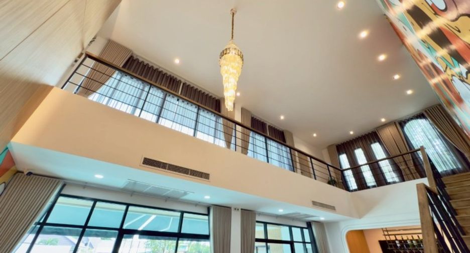 For sale 5 bedrooms house in Huay Yai, Pattaya