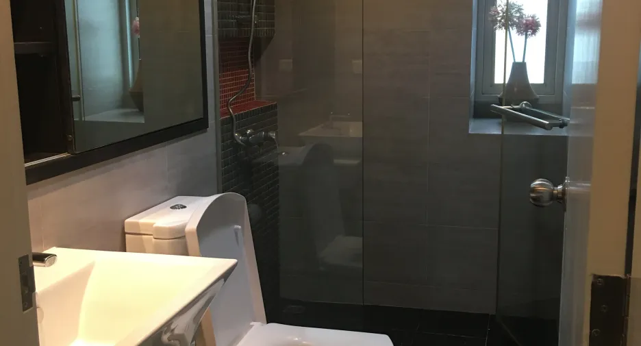 For rent 2 bed condo in Khlong Toei, Bangkok