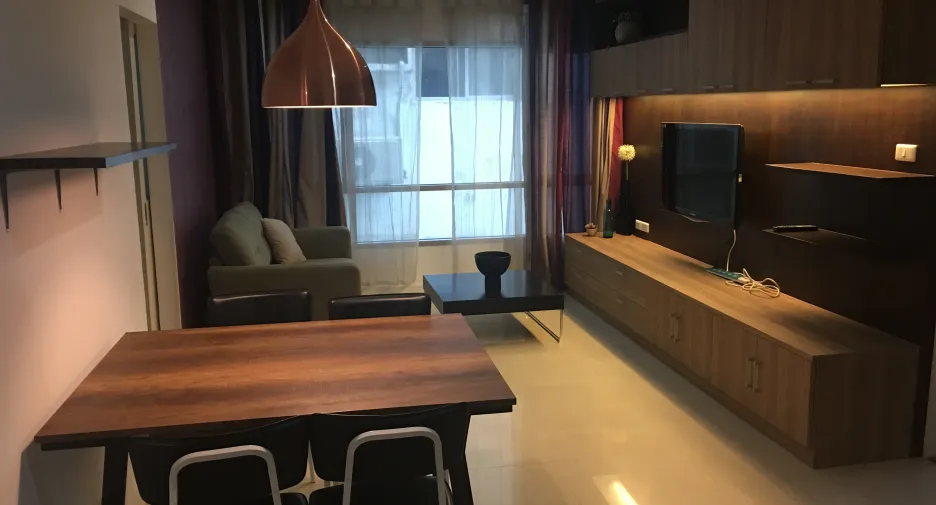For rent 2 bed condo in Khlong Toei, Bangkok