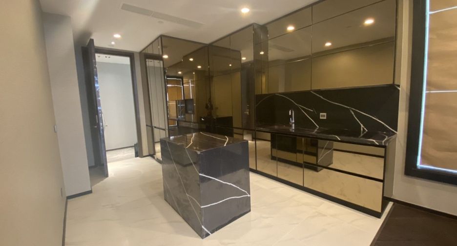 For rent 2 bed condo in Khlong Toei, Bangkok