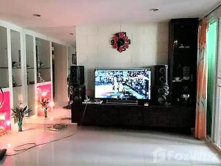 For sale 3 bed townhouse in Lat Phrao, Bangkok