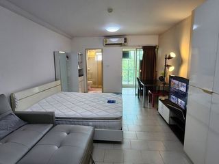 For sale スタジオ condo in Huai Khwang, Bangkok