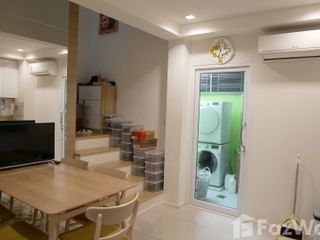 For sale 3 bed townhouse in Lat Phrao, Bangkok