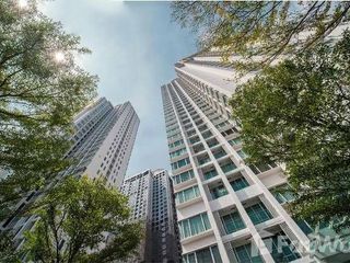 For sale 2 bed condo in Huai Khwang, Bangkok
