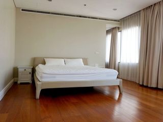 For rent 6 Beds condo in Khlong Toei, Bangkok