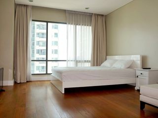 For rent 6 Beds condo in Khlong Toei, Bangkok