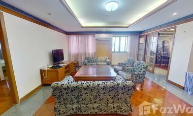 For rent 3 bed condo in Watthana, Bangkok