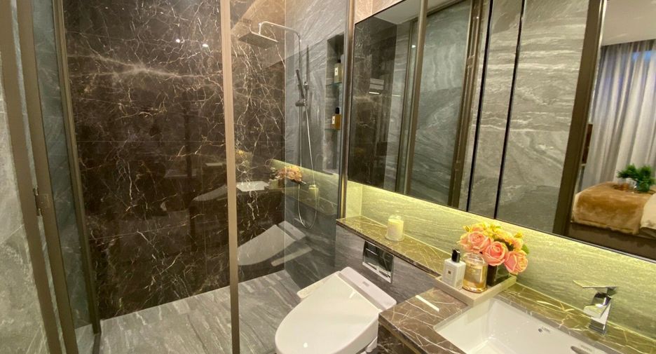 For sale 1 bed condo in Khlong Toei, Bangkok