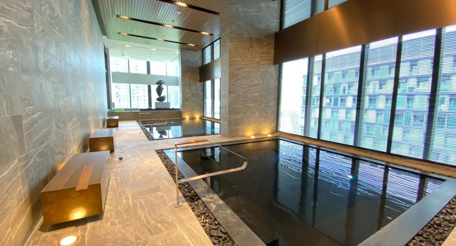 For sale 1 bed condo in Khlong Toei, Bangkok