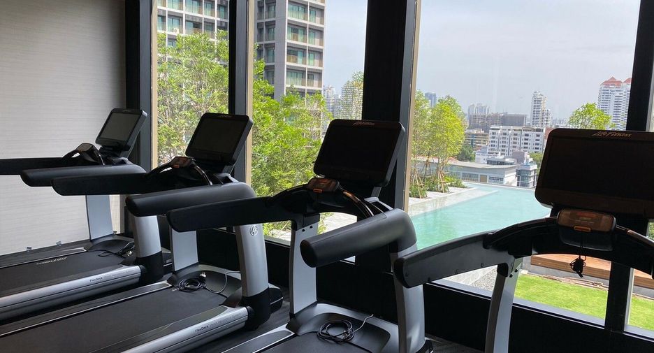 For sale 1 bed condo in Khlong Toei, Bangkok