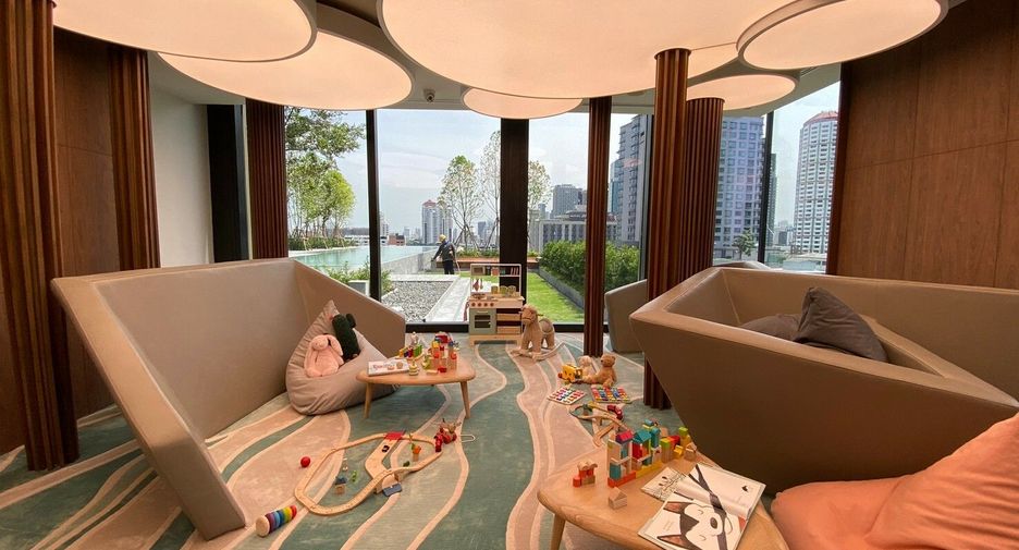 For sale 1 bed condo in Khlong Toei, Bangkok