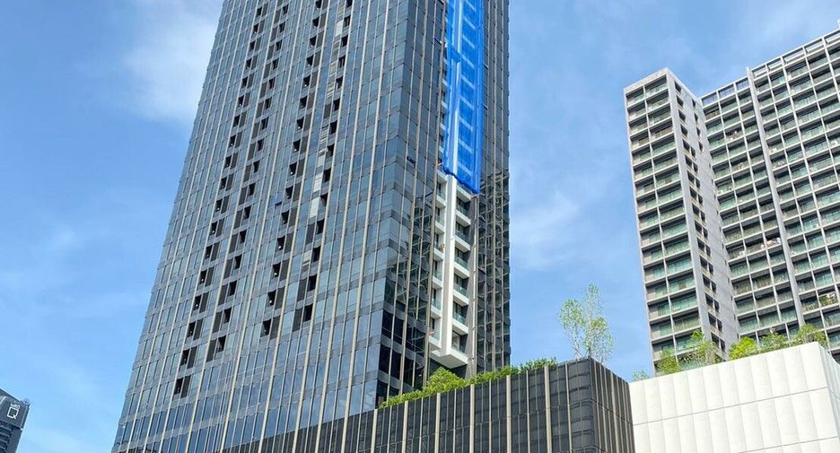 For sale 1 bed condo in Khlong Toei, Bangkok