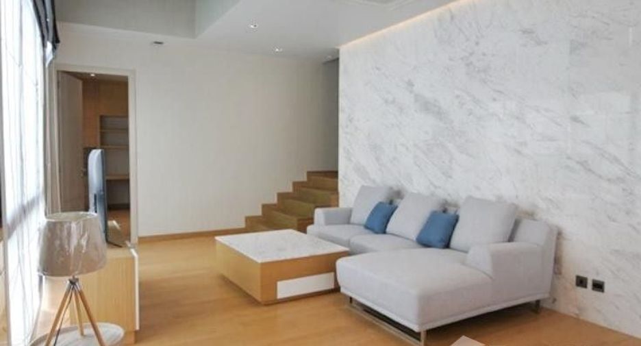 For sale 5 bed house in Huai Khwang, Bangkok
