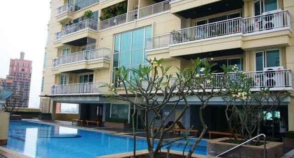 For sale 3 Beds condo in Khlong Toei, Bangkok