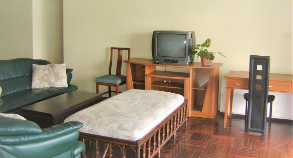 For rent 3 Beds condo in Khlong Toei, Bangkok