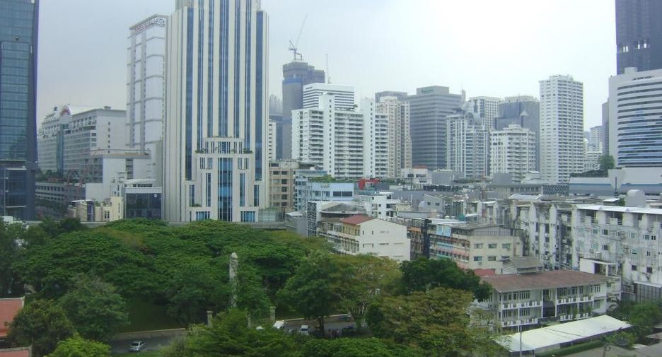 For rent 3 Beds condo in Khlong Toei, Bangkok