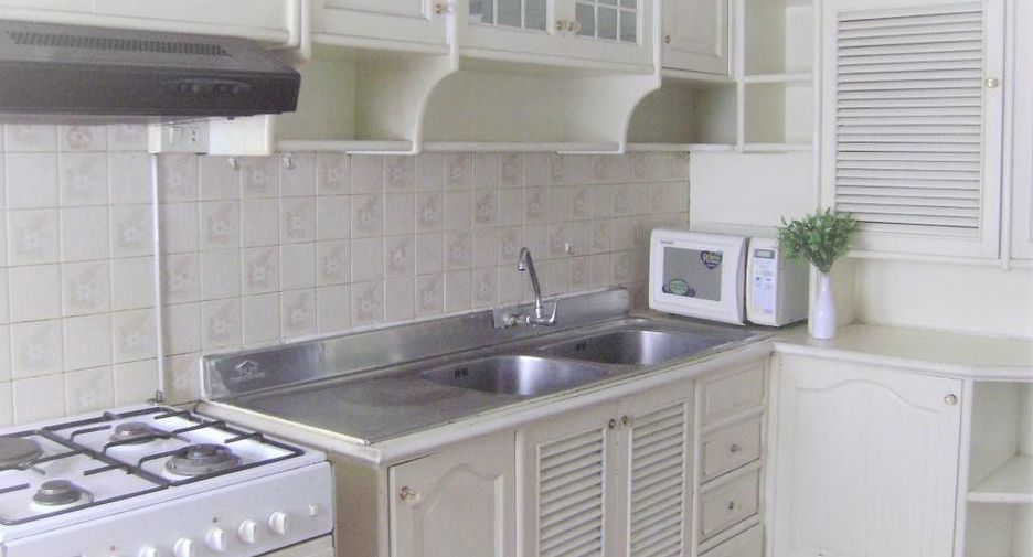 For rent 3 Beds condo in Khlong Toei, Bangkok
