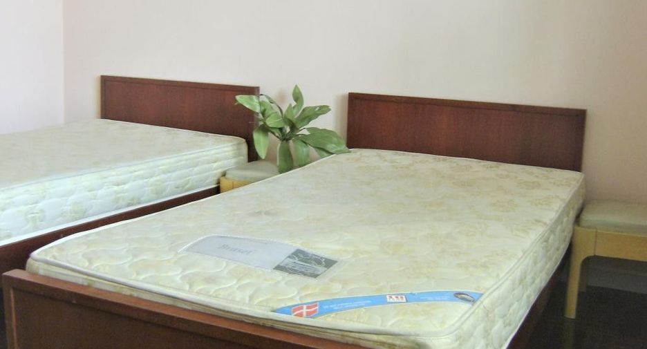 For rent 3 Beds condo in Khlong Toei, Bangkok