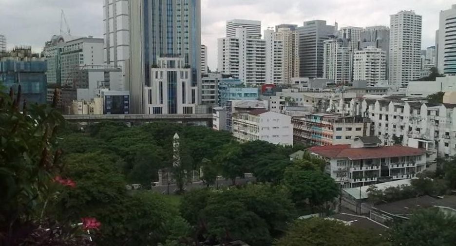 For rent 3 Beds condo in Khlong Toei, Bangkok