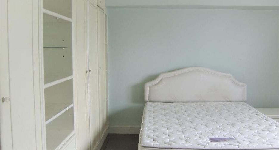 For rent 3 Beds condo in Khlong Toei, Bangkok