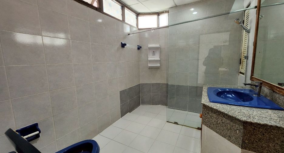 For rent 3 ベッドルーム condo in Watthana, Bangkok