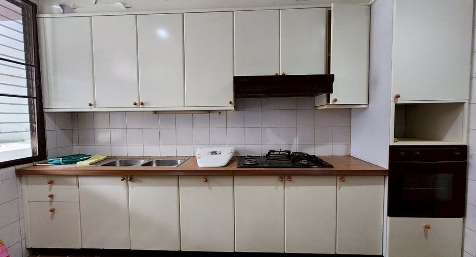 For rent 3 ベッドルーム condo in Watthana, Bangkok