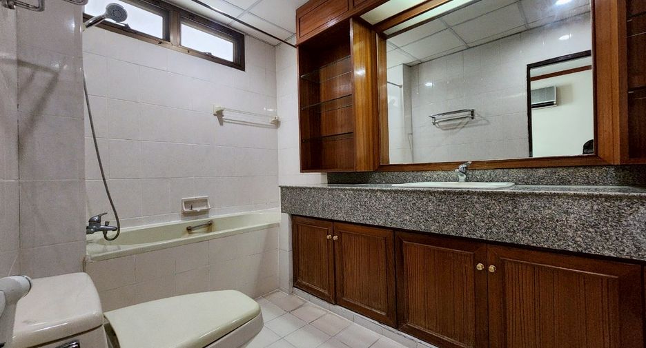 For rent 3 ベッドルーム condo in Watthana, Bangkok